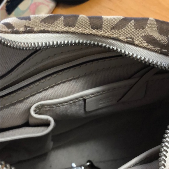 SALE Signature Michael Kors Bag - Picture 5 of 10